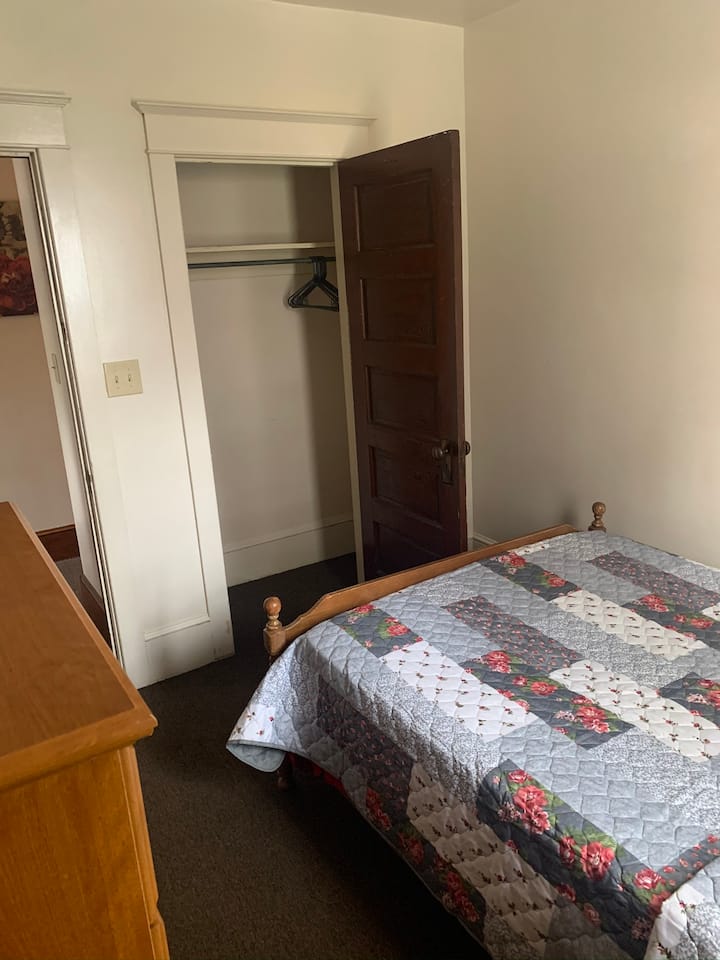 חדר שינה מיטה זוגית