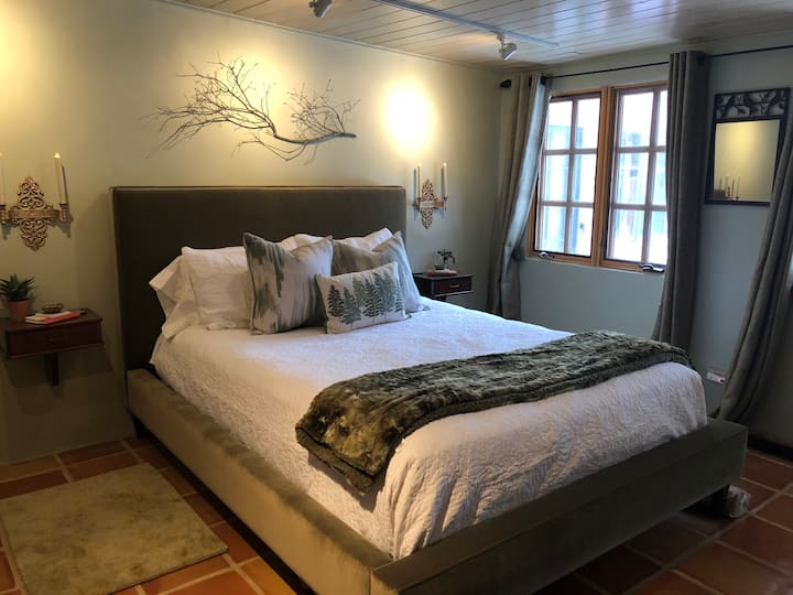 Relaxing Queen Bedroom