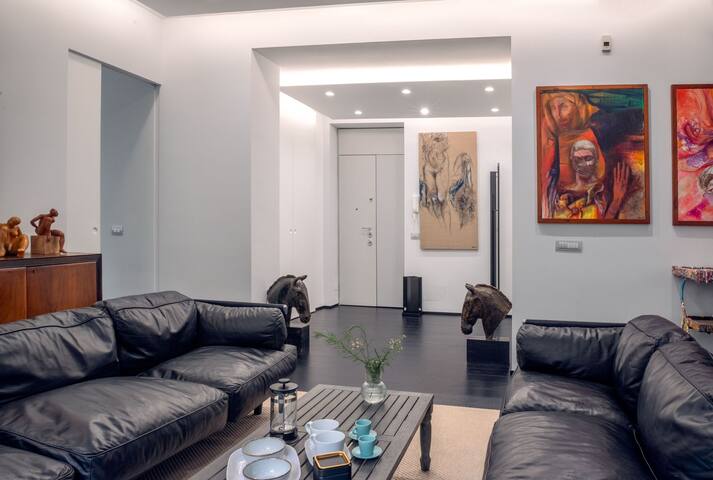Luxury modern apartment gallery image 2