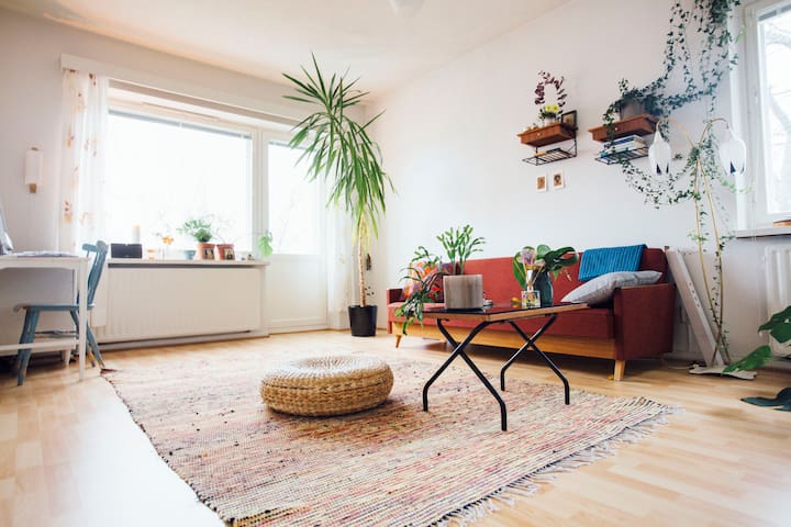 Peaceful home on Lauttasaari-island close to metro