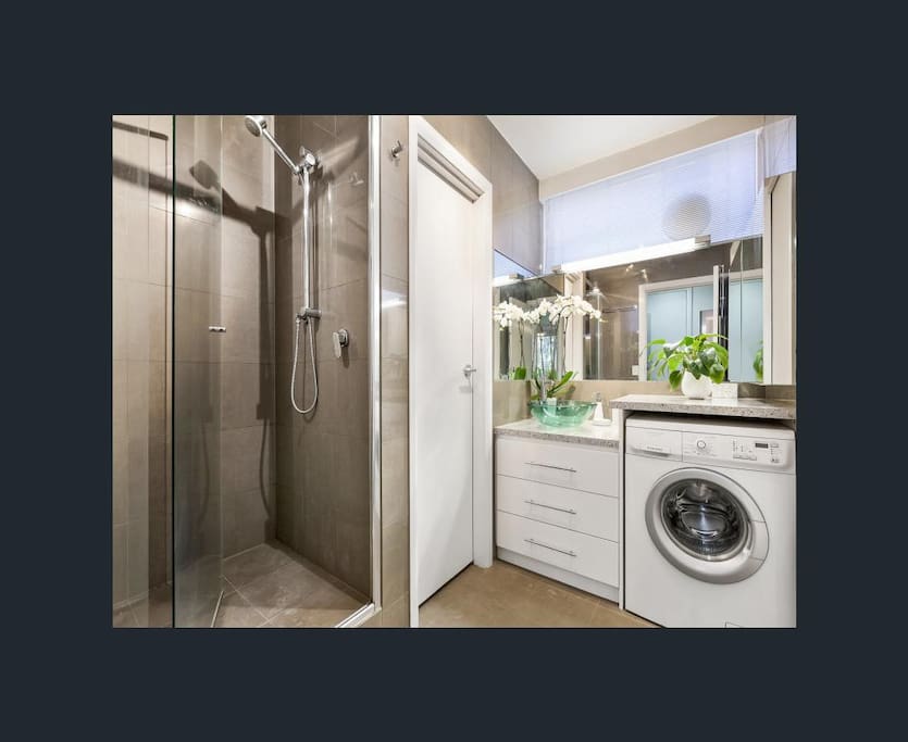 Clean, modern bathroom