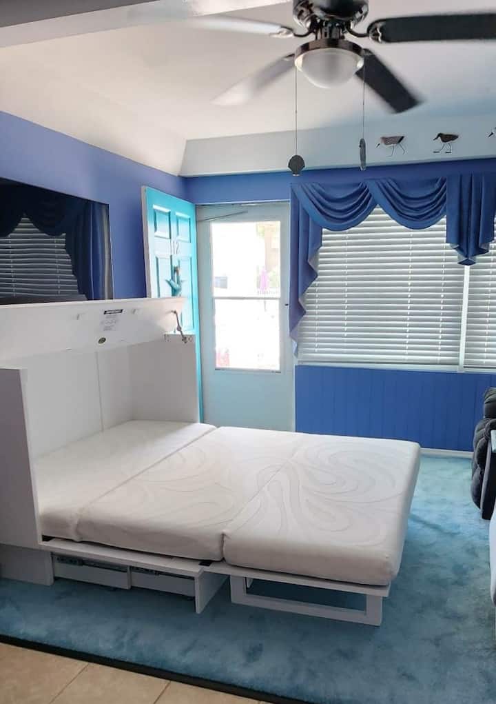 Kitanda cha ukubwa wa malkia. Godoro lenye starehe la 6" Premium ActivGel HR Comfort high density