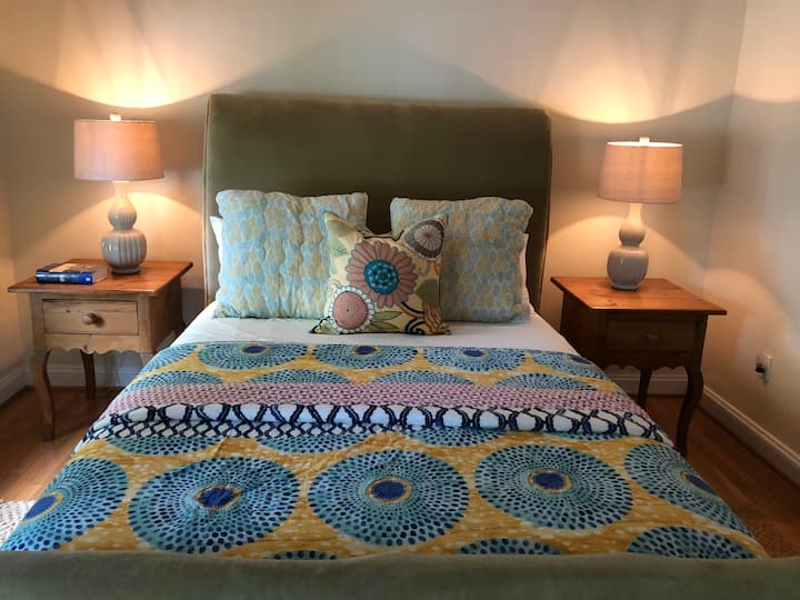 Chumba cha kulala cha Malkia cha ghorofani 