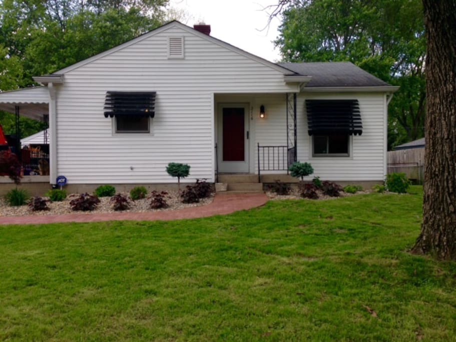 Full house and yard included in stay