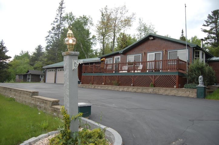 Bungalow at Mt. Washington  with private Jacuzzi