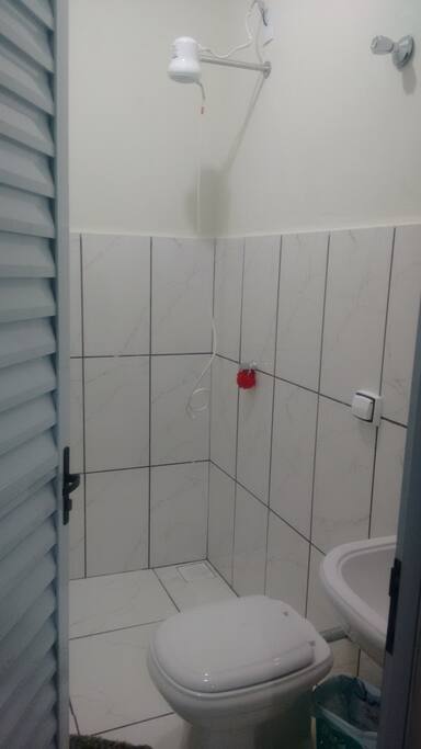 Parte do banheiro.