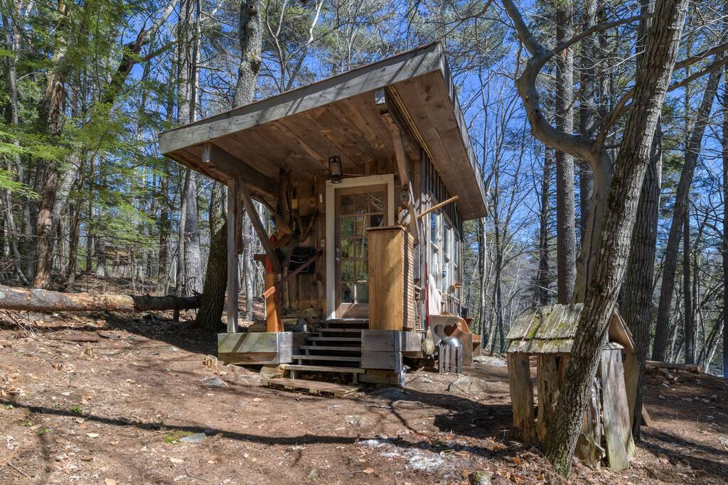  Tiny  Earth Cabin Cabins for Rent in Canterbury New  