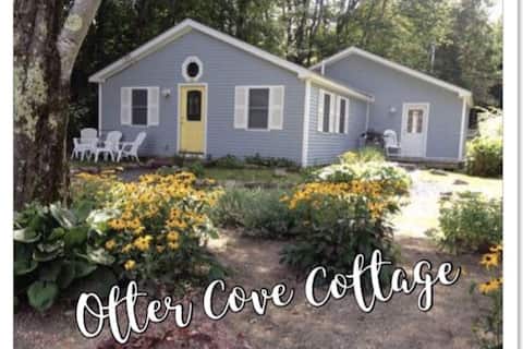 Successful Airbnb property: Otter Cove Cottage - roomy & quiet, walk to Acadia in Bar Harbor