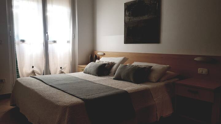 Prostor za spavanje - bračni krevet (širine 150 - 179 cm)