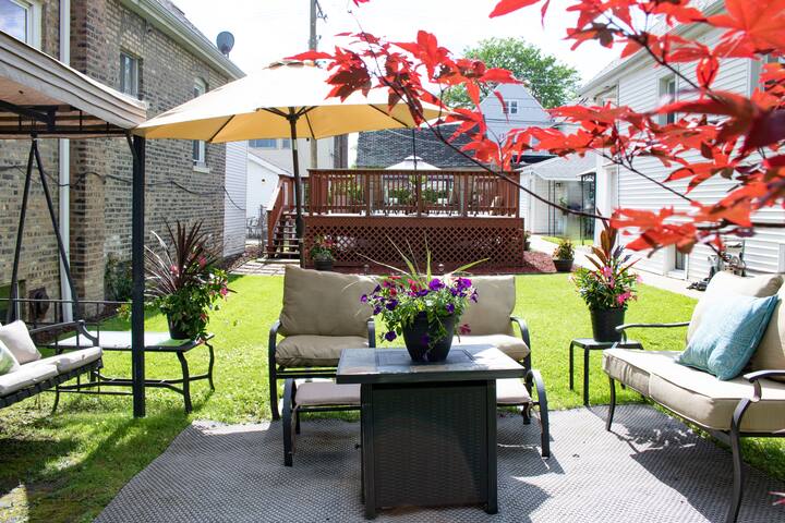 NEW Beautiful & Spacious Home Outdoor Yard & Pool gallery image 4