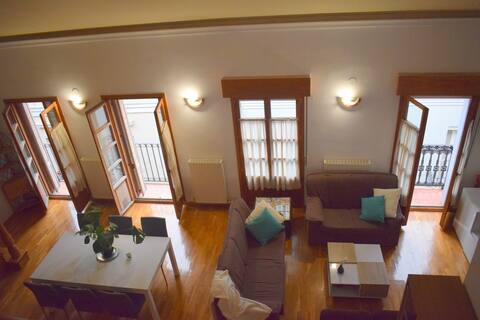 Apartamento Belmecher. Spacious and bright Duplex.