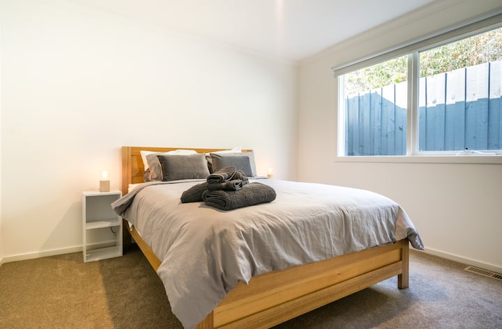 Dhomë gjumi me krevat dopio "queen"