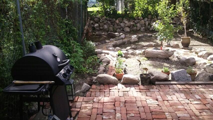 NYC 2500 sq ft home by Prospect subway 2 & 5 train gallery image 3