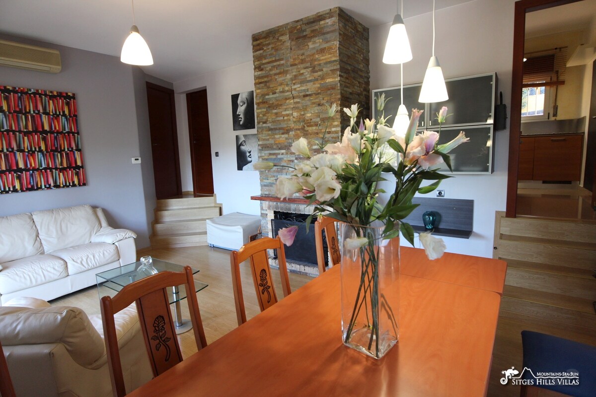 Annonce Airbnb populaire: Delightful Villa Charma with private pool and A/c à Olivella