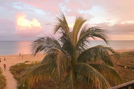 Sanibel Beachfront Condo at Sand's Edge-Great View