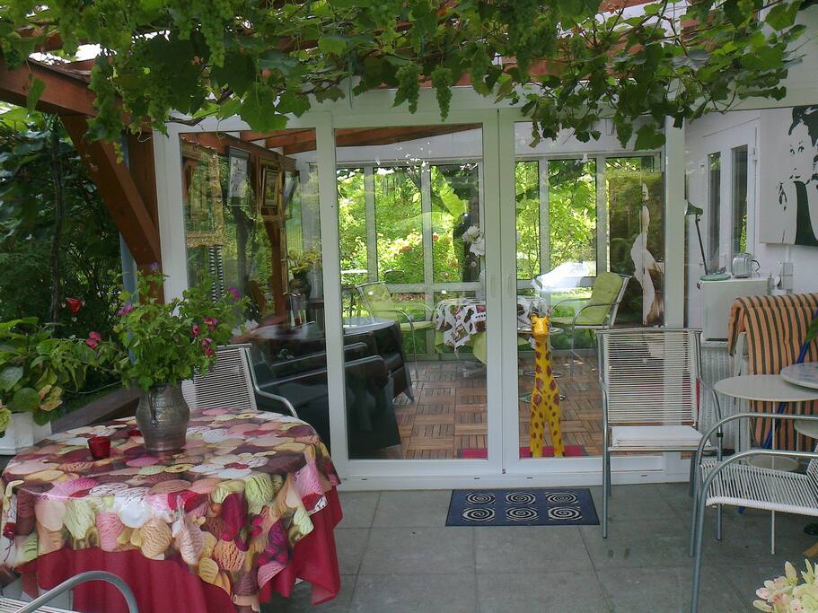 1 veranda ouverte, 1 veranda fermée
