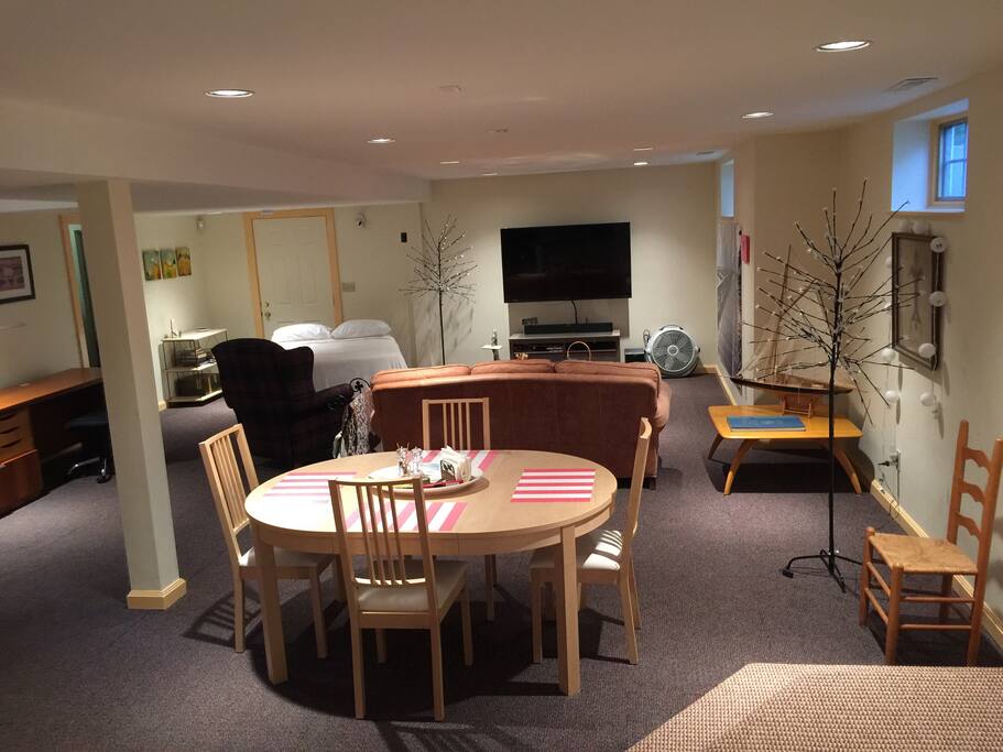 Spacious main room, with full-size and twin size aerobeds.