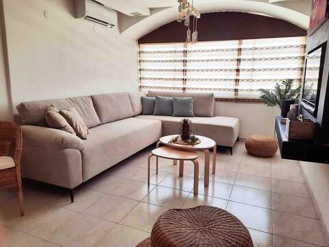 Huge - Full 3 bedroom duplex