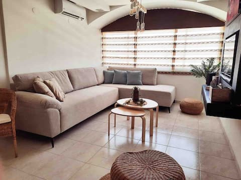 Huge - Full 3 bedroom duplex
