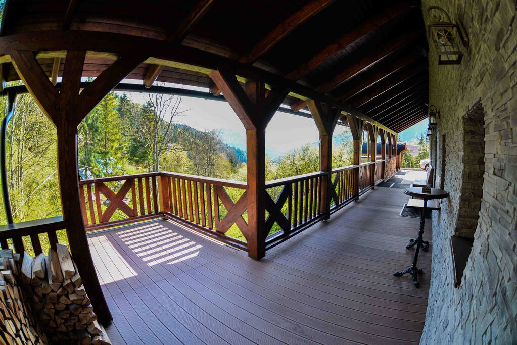 Large front terrace