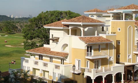 GOLF CLUB & RESORT CONDO