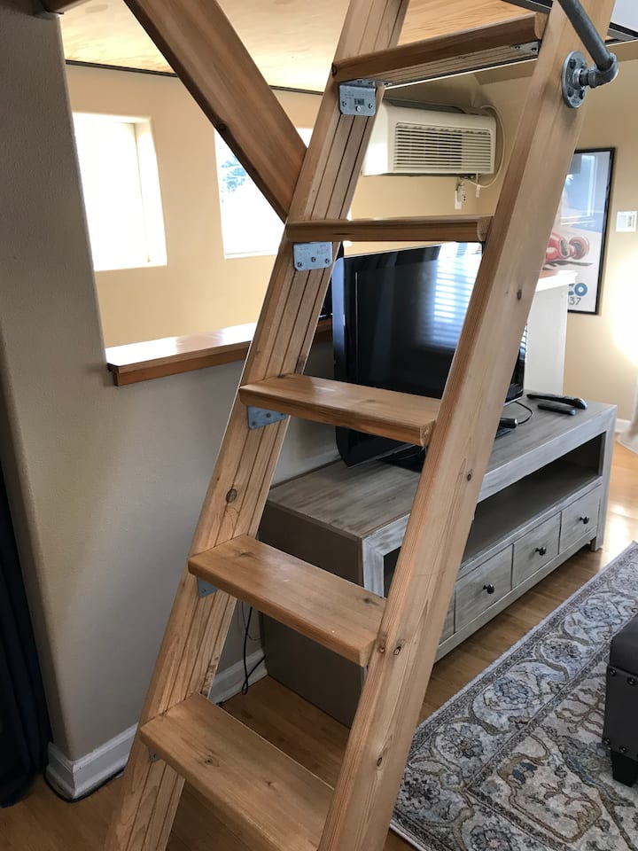 Cozy Loft Apartment In Uptown Vancouver - Vancouver