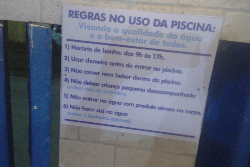 Regras no uso da piscina.