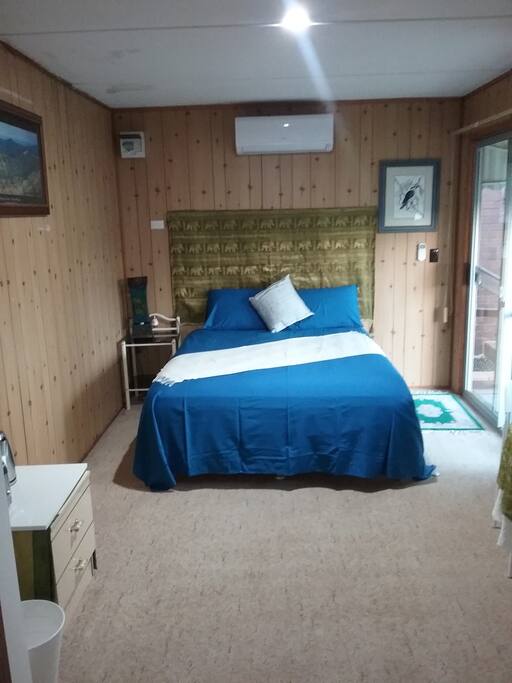 Queen size bed