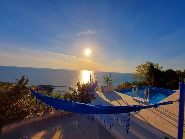 Ville Girasoli : Villa sul mare piscina privata gallery image 5