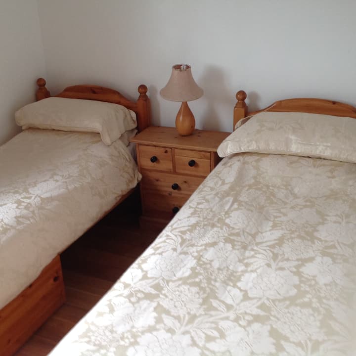 卧室2 -可变成双人床
