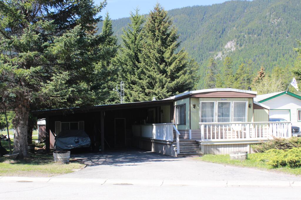 Spacious corner lot. Easily accessible