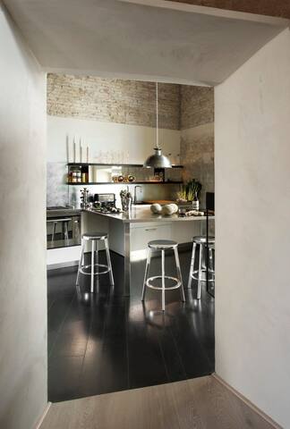 Luxury modern Apartment at Ponte Vecchio gallery image 5