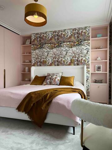 Pink Door Place gallery image 3