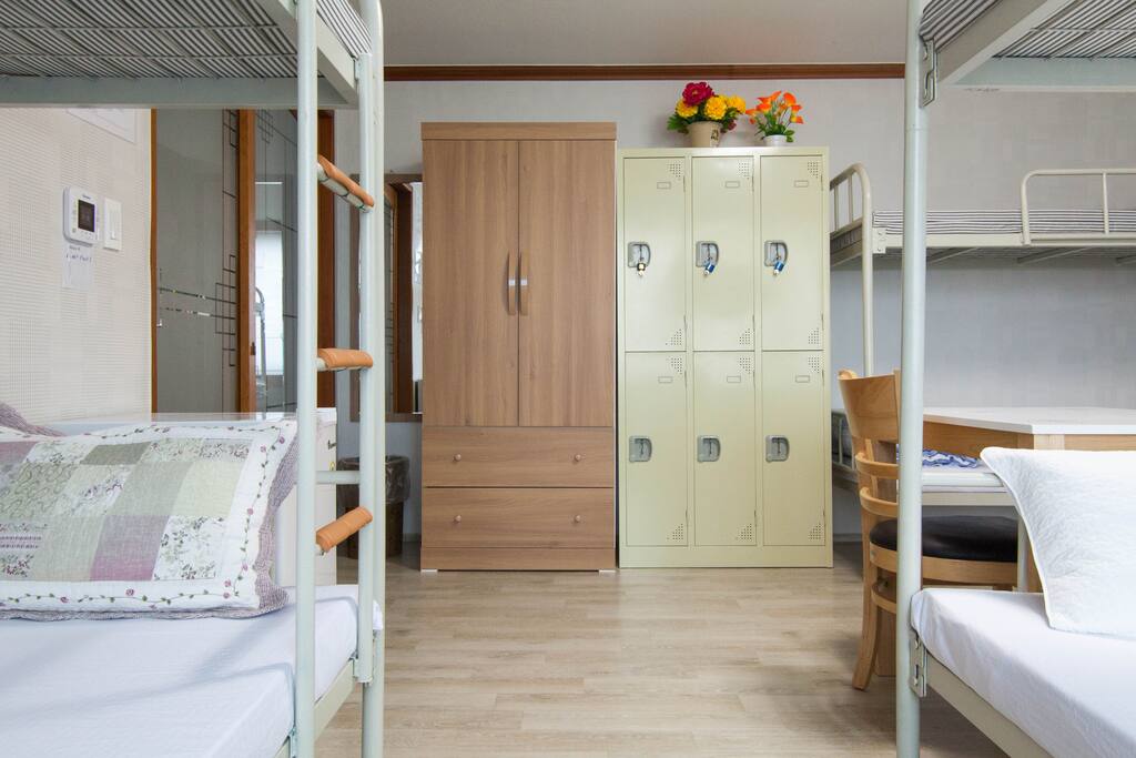 Bed in 8-Bed Female Room