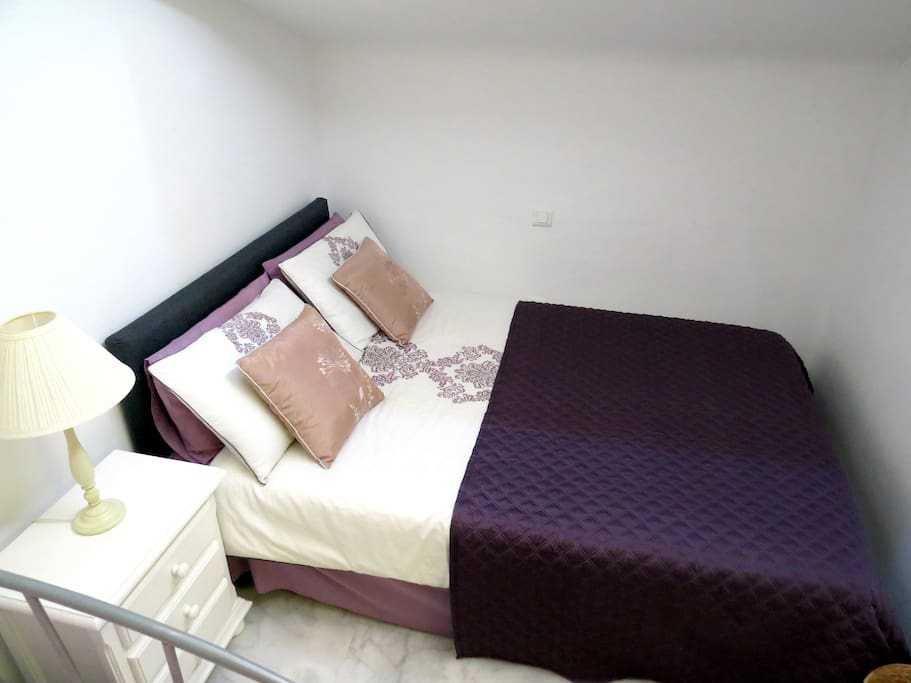 Confortable bed.