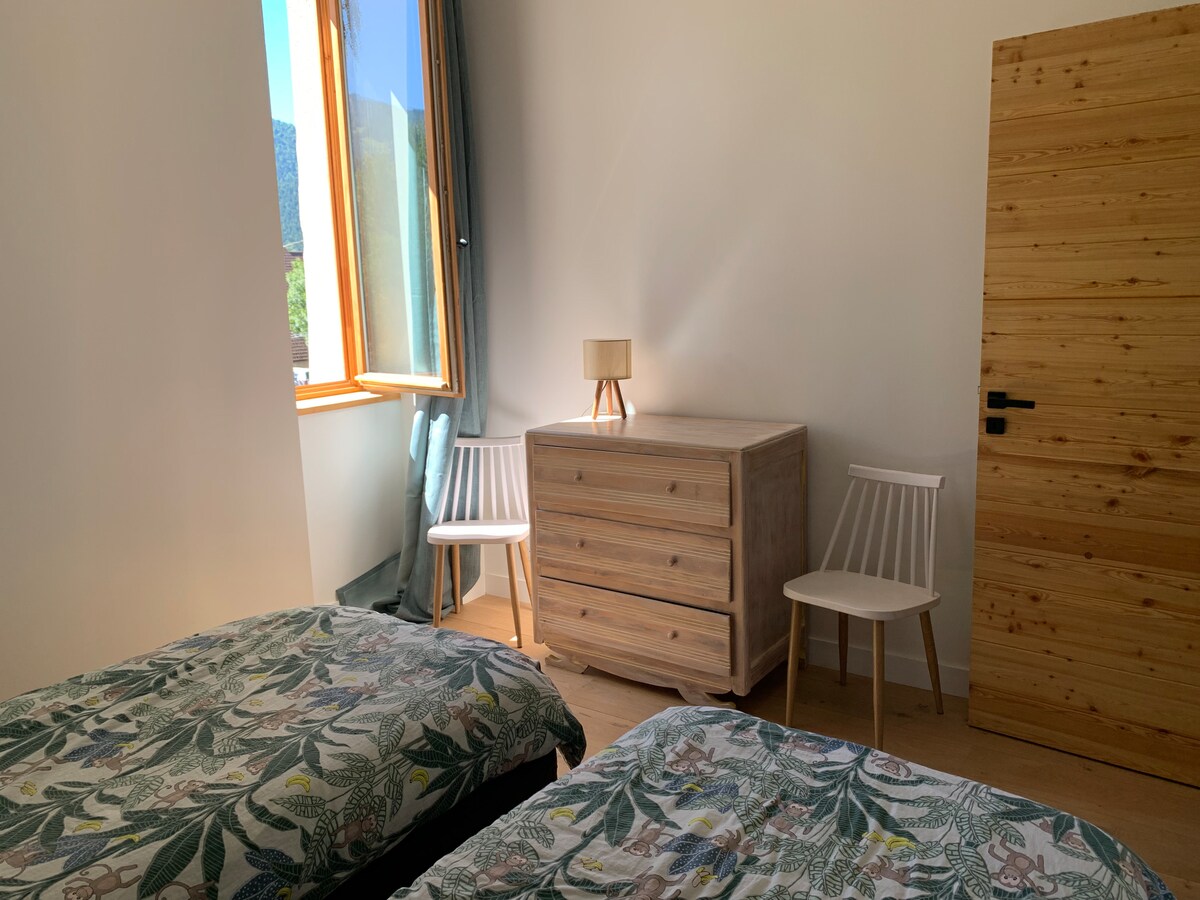 Petite chambre du 1er à deux lits (90 *190 cm)