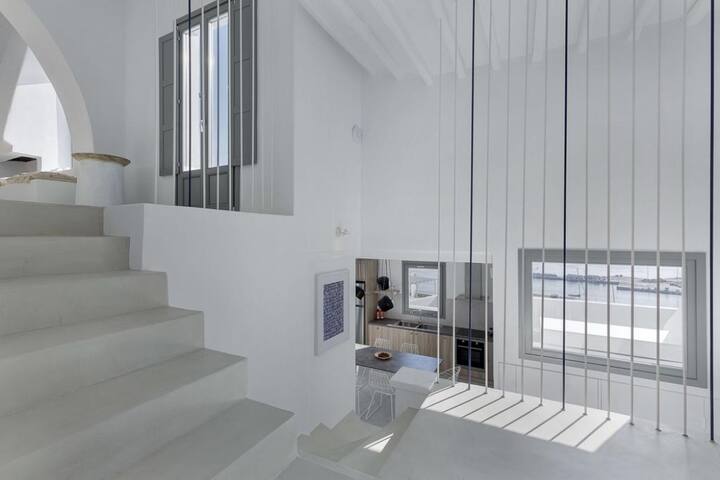 White Obsession 5 Bedroom Luxury Villa gallery image 4