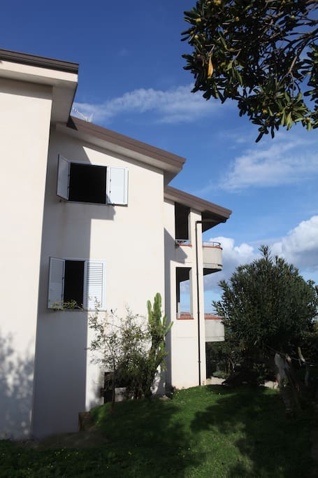 Lato est casa Tore