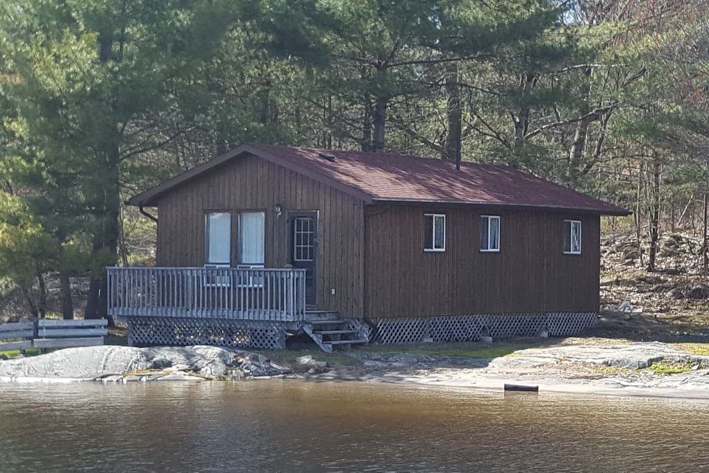 Woods Bay Lodge Water Front 3 Bedroom Cabin Cottages for Rent in MacTier, Ontario, Canada Woods Bay Lodge Water Front 3 Bedroom Cabin Cottages for Rent in MacTier, Ontario, Canada