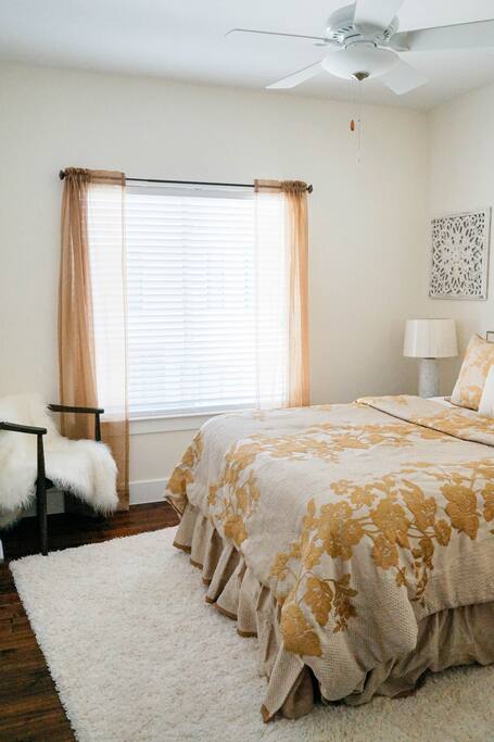 Guest bedroom