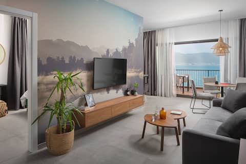 Top Airbnb: Olive Hill House_1bedr._first floor_Sea/pool view in Slatine