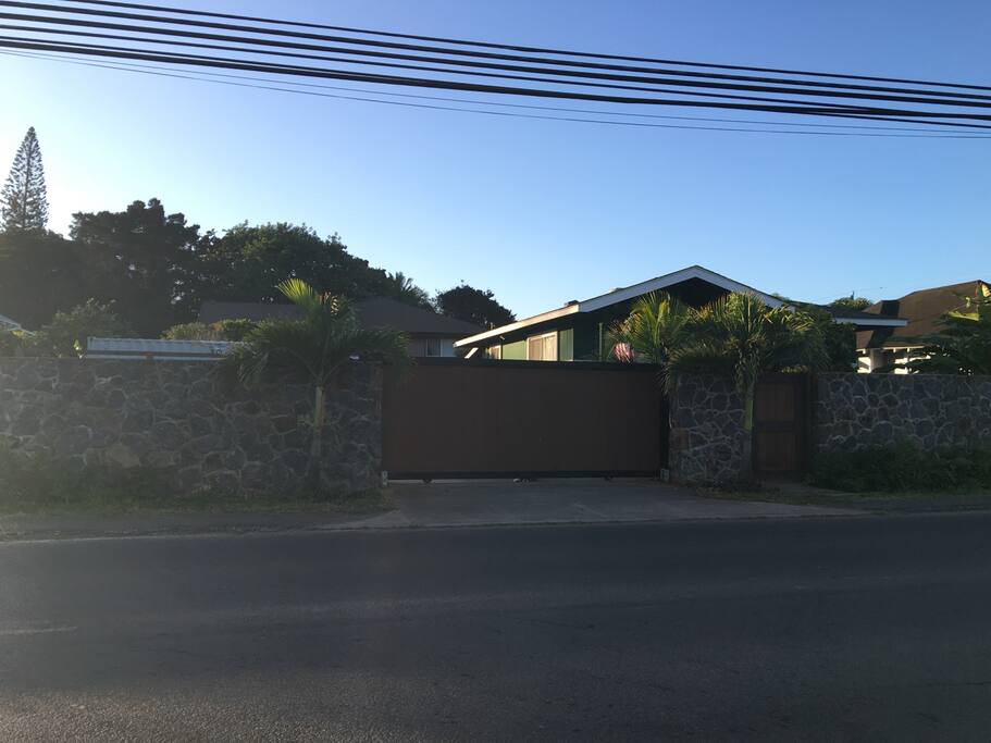 Secure automatic gate with parking inside.
