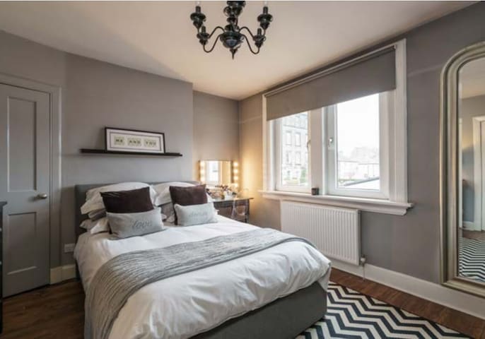 Traditional home near Edinburgh city centre