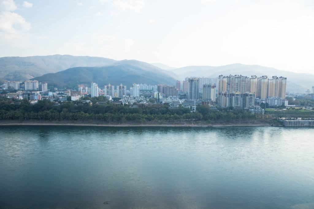主卧窗户可以看到澜沧江