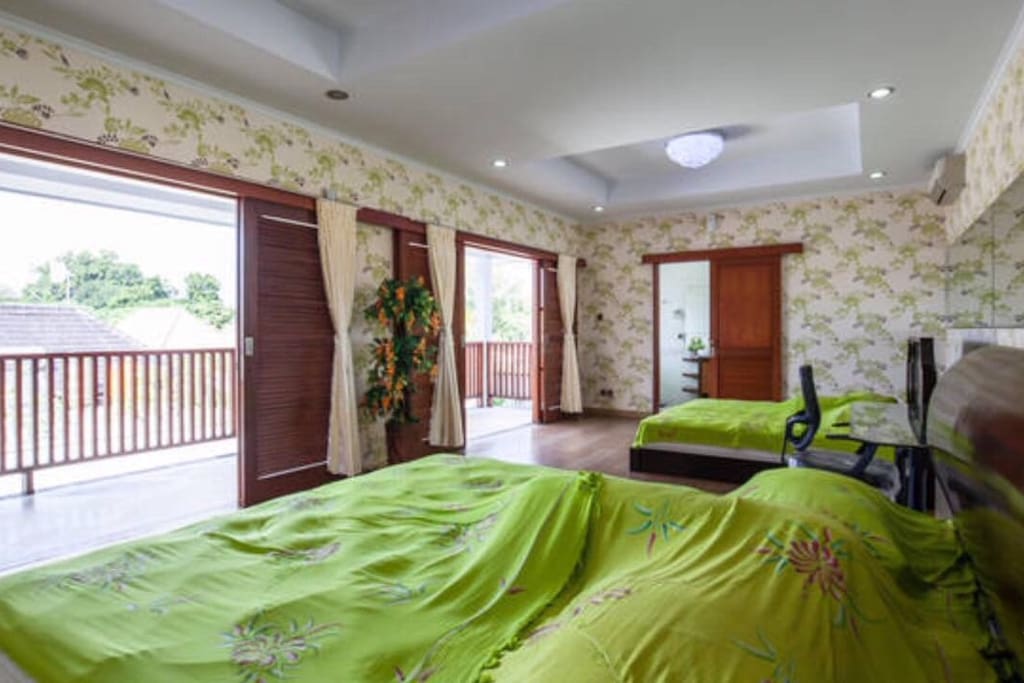 Super big room suit for family