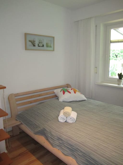 Schlafzimmer 1 mit bett 140x200cm