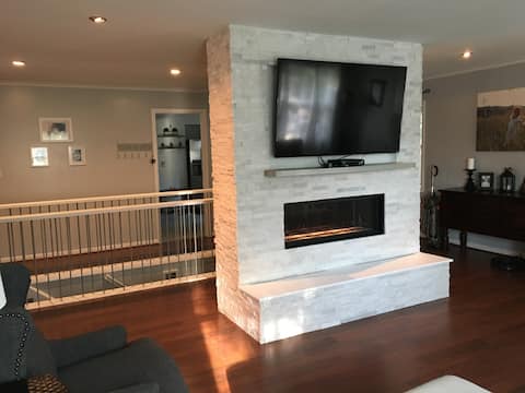 Family Friendly Home- Under a mile from UM Stadium