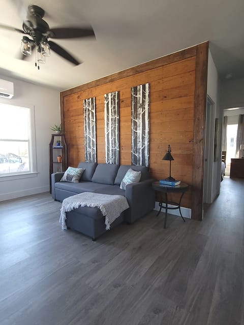Popular Airbnb listing: Steps away from the Alamodome in Downtown