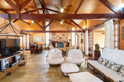 Airbnb em destaque: Praia da Fortaleza, wonderful house, right on the sand em Ubatuba