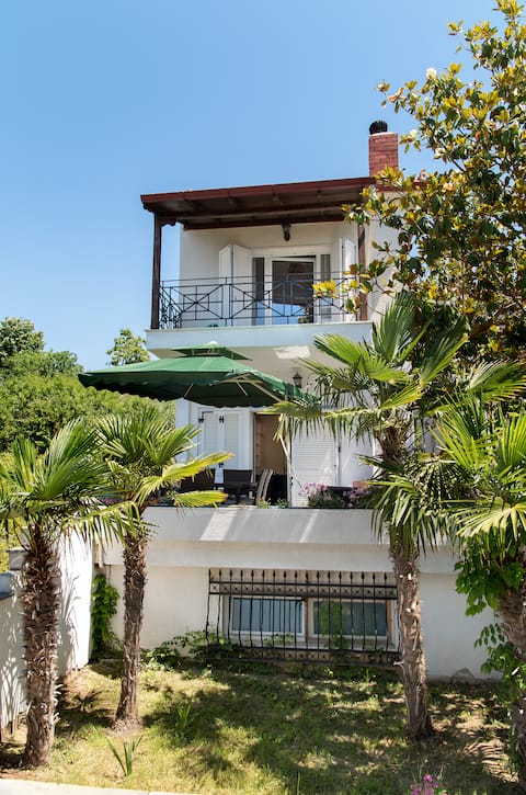 Villa front of the sea